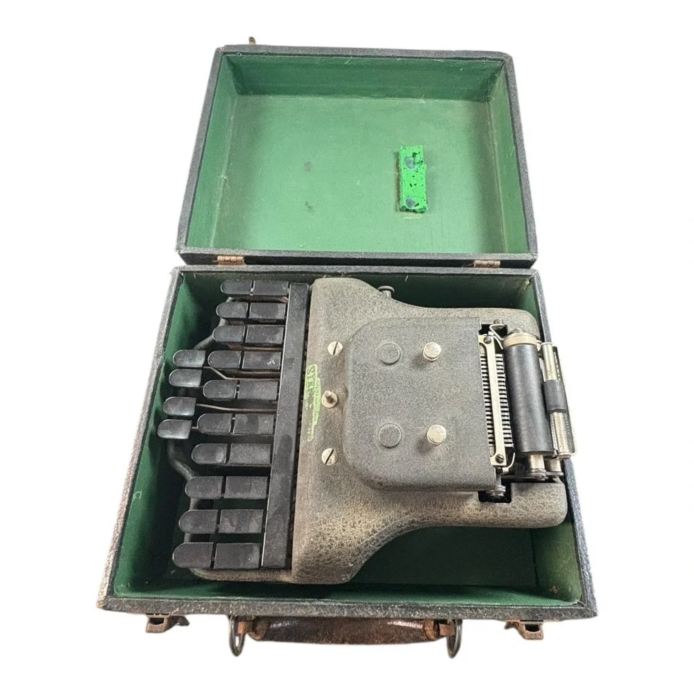 Vintage LaSalle Stenotype Master Model 4 Stenograph with Original‎ Case